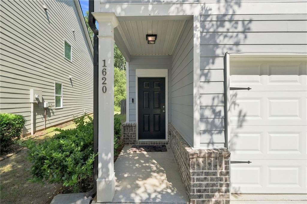 3 bedroom, 3 bathroom, 1,876 sq ft single family residence for sale at 1620 Jacobs Way, Tucker, GA 30083 — photo 3