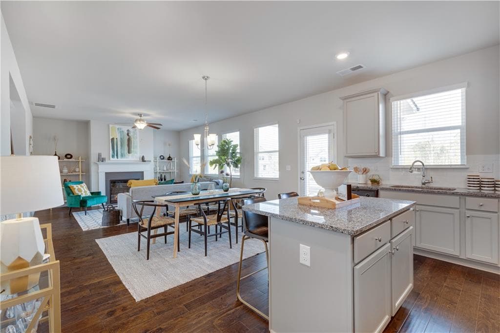 4 bedroom, 3 bathroom, 2,235 sq ft single family residence for sale at 527 Collier Mills Road, Lawrenceville, GA 30045 — photo 7