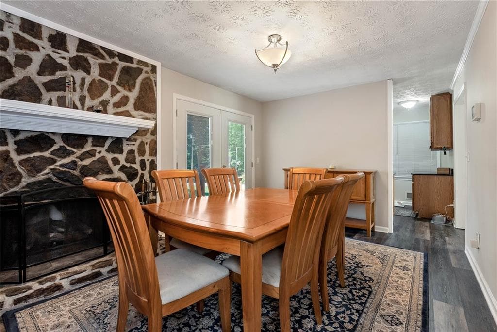 3 bedroom, 2 bathroom, 1,908 sq ft single family residence for sale at 1847 Oak Ridge Lane, Lawrenceville, GA 30044 — photo 5
