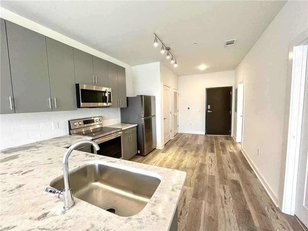 1 bedroom, 1 bathroom, 657 sq ft condominium for sale at 525 Parkway Drive 313, Atlanta, GA 30308 — photo 7