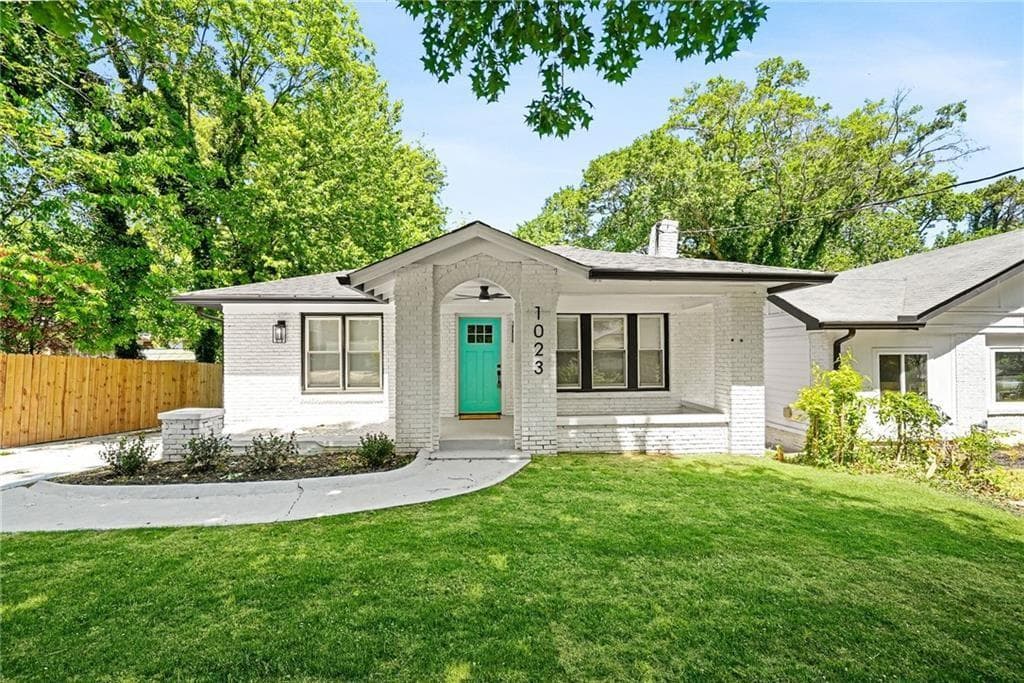 3 bedroom, 3 bathroom, 1,789 sq ft single family residence under contract at 1023 Byron Drive, Atlanta, GA 30310