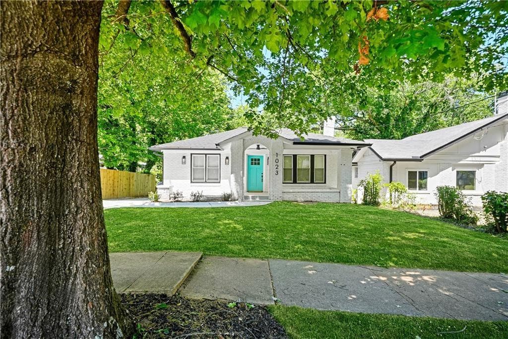 3 bedroom, 3 bathroom, 1,789 sq ft single family residence under contract at 1023 Byron Drive, Atlanta, GA 30310 — photo 3