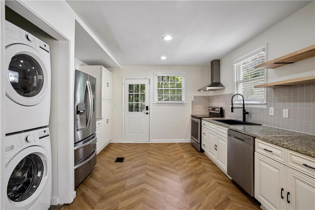 4 bedroom, 2 bathroom, 1,873 sq ft single family residence for rent at 1649 Beecher Street, Atlanta, GA 30310 for $2,400 a month — photo 9