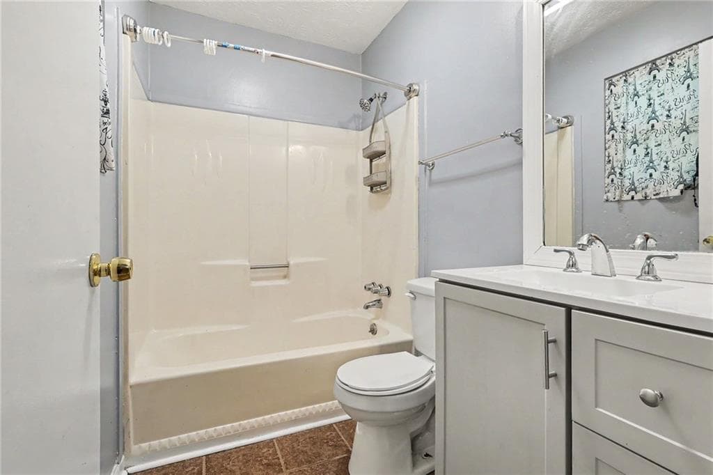 3 bedroom, 2 bathroom, 1,152 sq ft single family residence under contract at 5425 Timor Trail, Lithonia, GA 30038 — photo 5