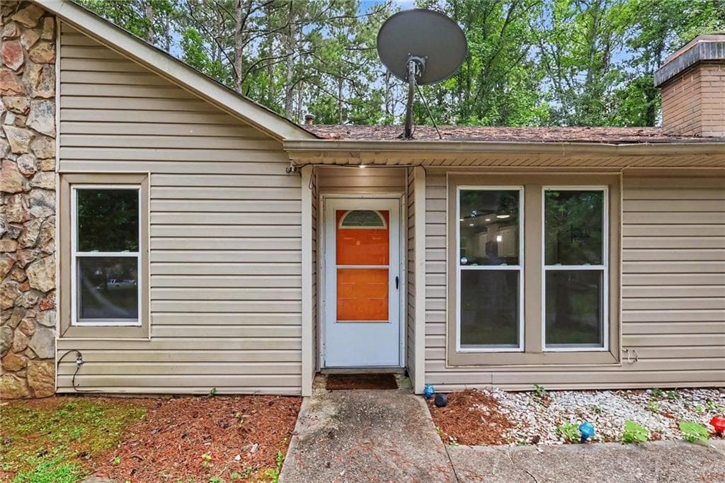 3 bedroom, 2 bathroom, 1,152 sq ft single family residence under contract at 5425 Timor Trail, Lithonia, GA 30038 — photo 10