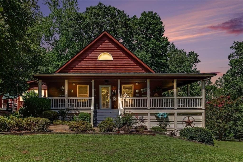 3 bedroom, 2 bathroom, 2,560 sq ft single family residence under contract at 104 Pratten Drive, Cleveland, GA 30528