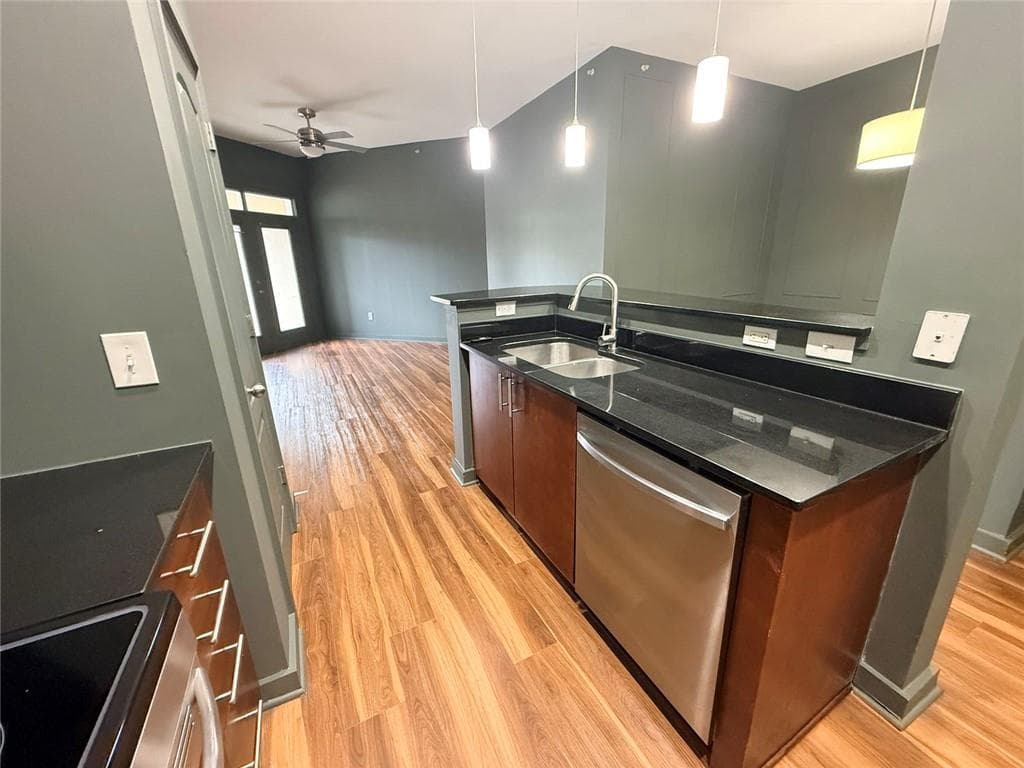 1 bedroom, 1 bathroom, 868 sq ft condominium for sale at 390 17TH Street 6056, Atlanta, GA 30363 — photo 8