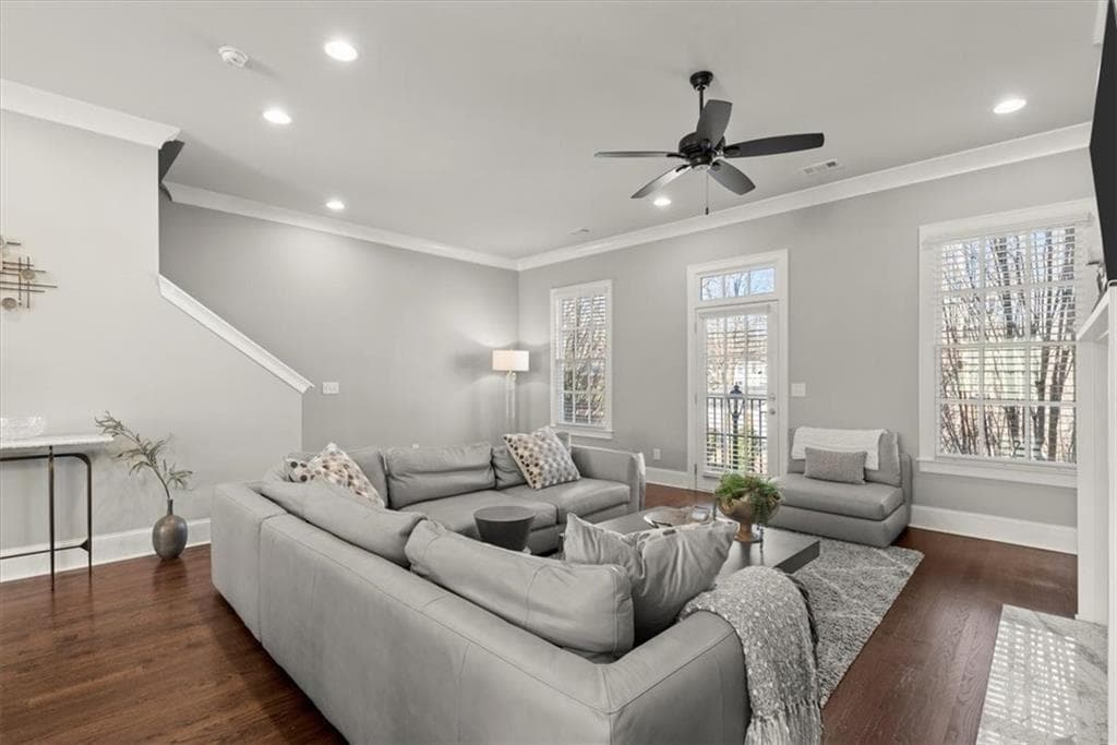 4 bedroom, 4 bathroom, 2,160 sq ft single family residence for rent at 160 Clover Court, Roswell, GA 30075 for $4,300 a month — photo 3