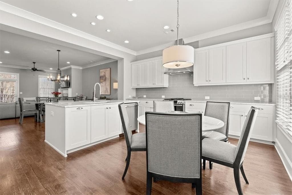 4 bedroom, 4 bathroom, 2,160 sq ft single family residence for rent at 160 Clover Court, Roswell, GA 30075 for $4,300 a month — photo 9