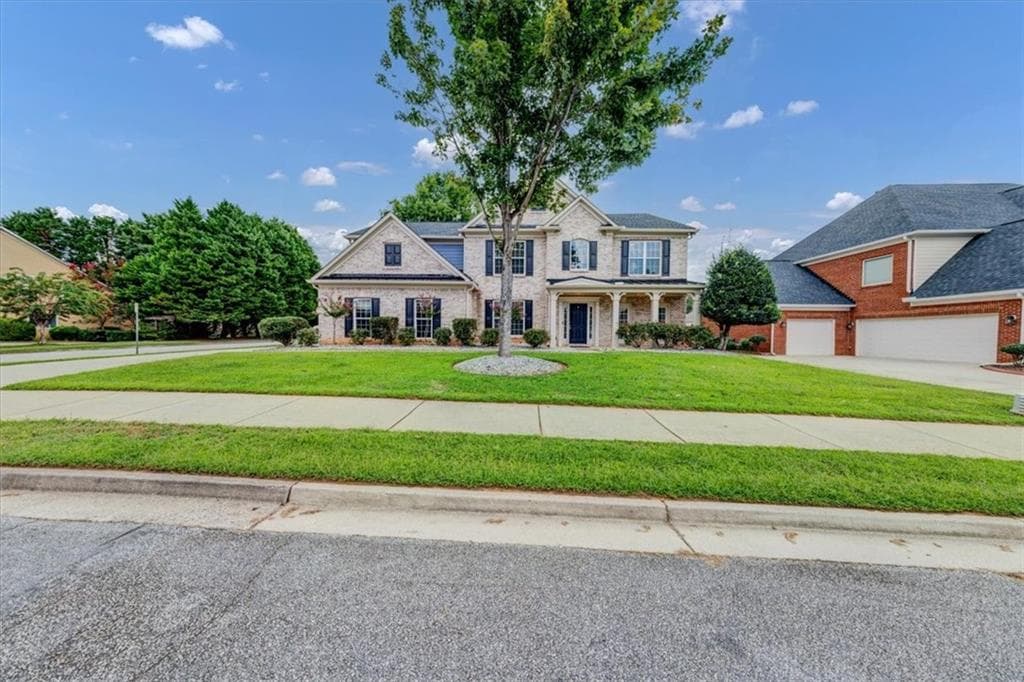 5 bedroom, 4 bathroom, 3,160 sq ft single family residence under contract at 3139 Abbey Drive, Atlanta, GA 30331 — photo 2
