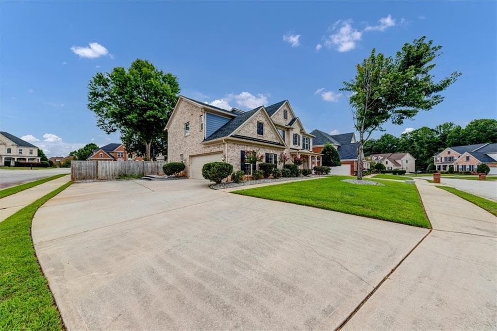 5 bedroom, 4 bathroom, 3,160 sq ft single family residence under contract at 3139 Abbey Drive, Atlanta, GA 30331 — photo 3
