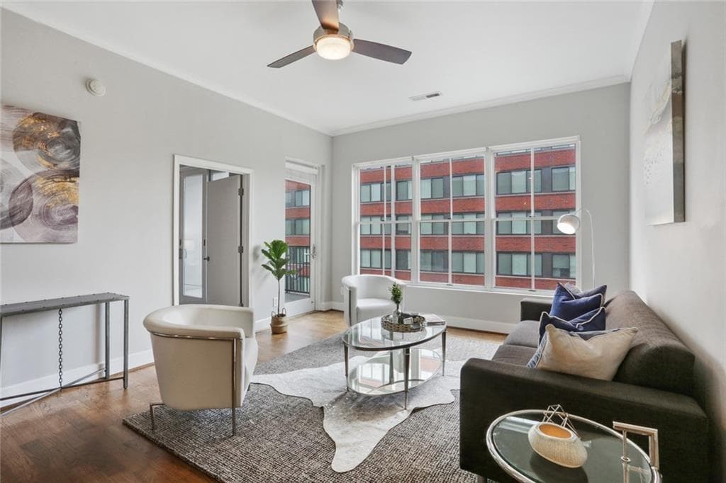 2 bedroom, 2 bathroom, 1,050 sq ft condominium for sale at 384 Ralph Mcgill Boulevard 319, Atlanta, GA 30312 — photo 2