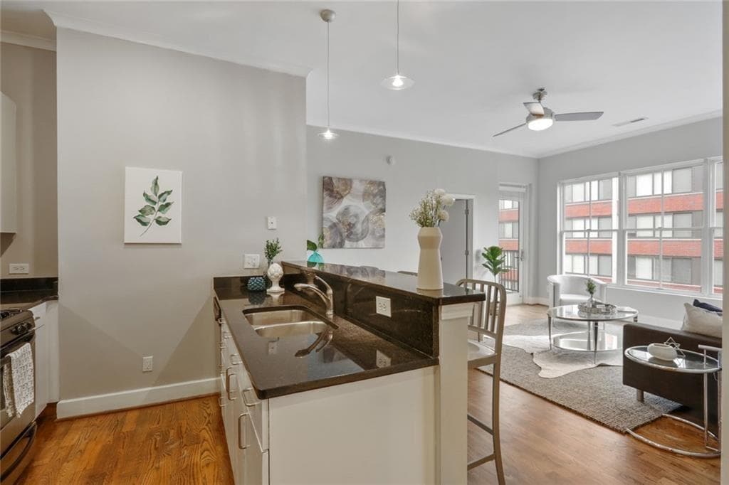 2 bedroom, 2 bathroom, 1,050 sq ft condominium for sale at 384 Ralph Mcgill Boulevard 319, Atlanta, GA 30312 — photo 4