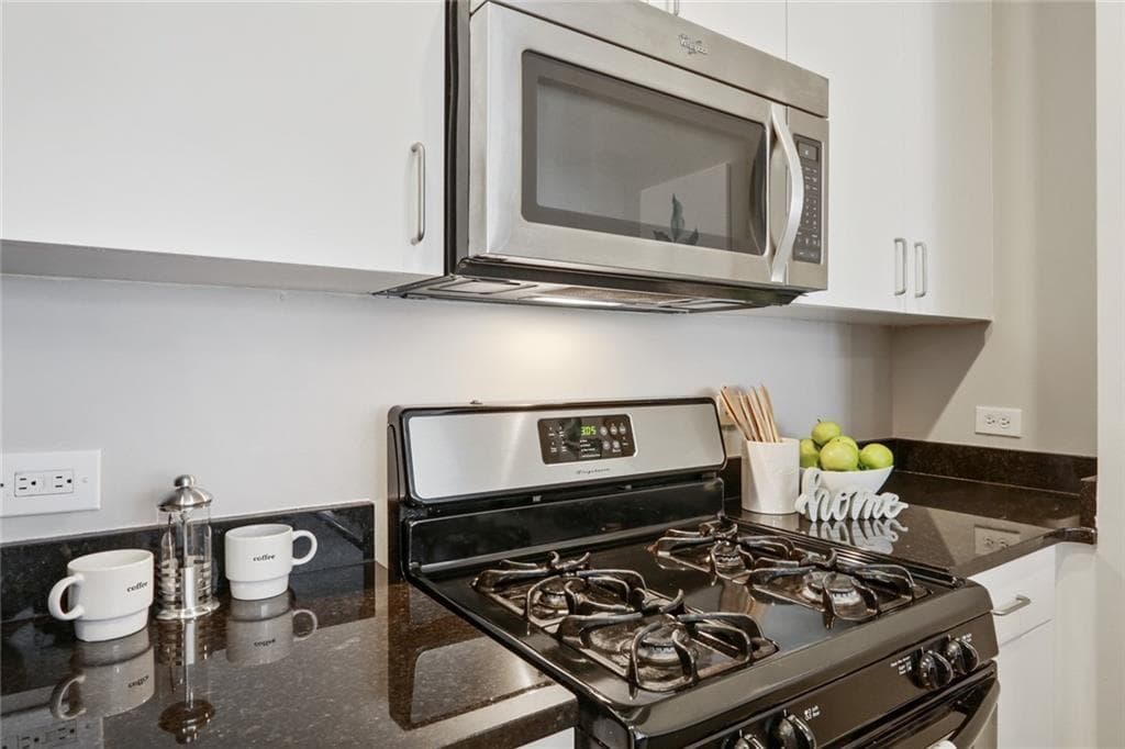 2 bedroom, 2 bathroom, 1,050 sq ft condominium for sale at 384 Ralph Mcgill Boulevard 319, Atlanta, GA 30312 — photo 5