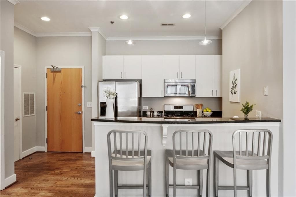 2 bedroom, 2 bathroom, 1,050 sq ft condominium for sale at 384 Ralph Mcgill Boulevard 319, Atlanta, GA 30312 — photo 6