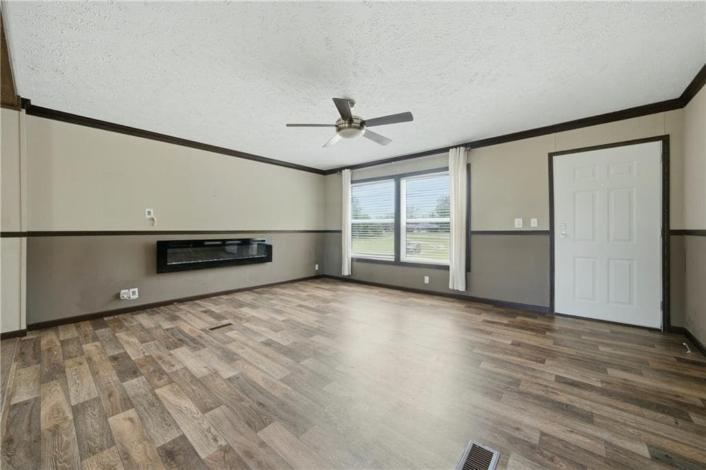 4 bedroom, 2 bathroom, 2,040 sq ft single family residence for sale at 23601 Georgia Highway 100, Roopville, GA 30170 — photo 3