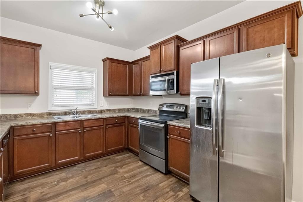 3 bedroom, 3 bathroom, 2,205 sq ft townhouse under contract at 409 Fern Bay Drive 262, Atlanta, GA 30331 — photo 8
