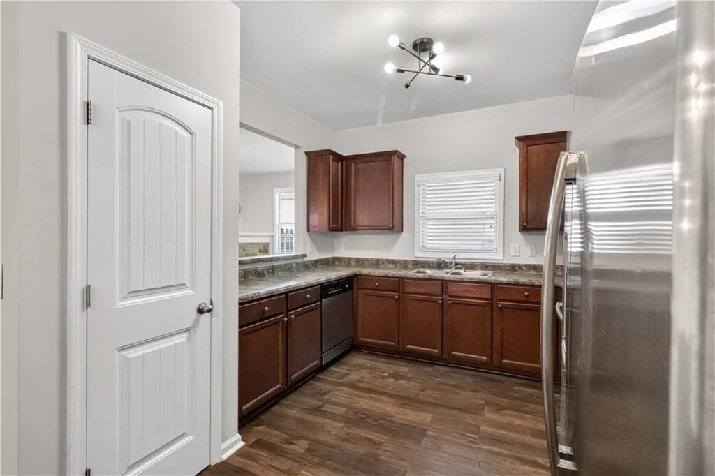 3 bedroom, 3 bathroom, 2,205 sq ft townhouse under contract at 409 Fern Bay Drive 262, Atlanta, GA 30331 — photo 9