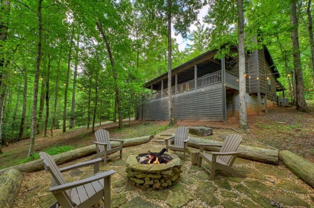 7 bedroom, 5 bathroom, 5,903 sq ft single family residence for sale at 20 Bear Trail, Ellijay, GA 30540 — photo 8