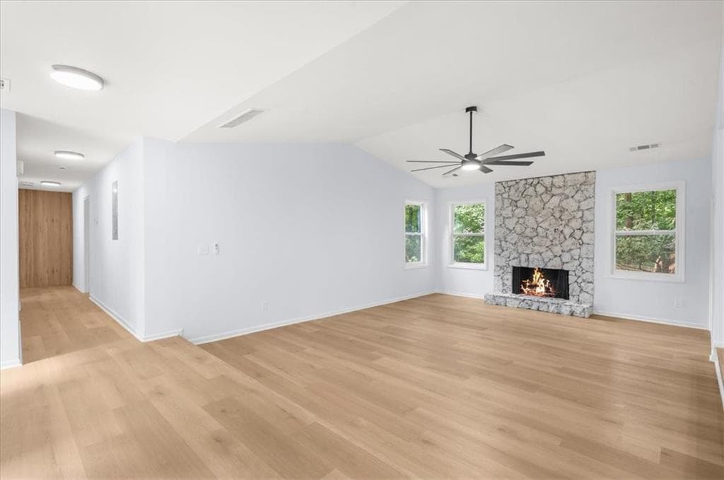 3 bedroom, 2 bathroom, 1,932 sq ft single family residence for sale at 9570 Hillside Drive, Roswell, GA 30076 — photo 7