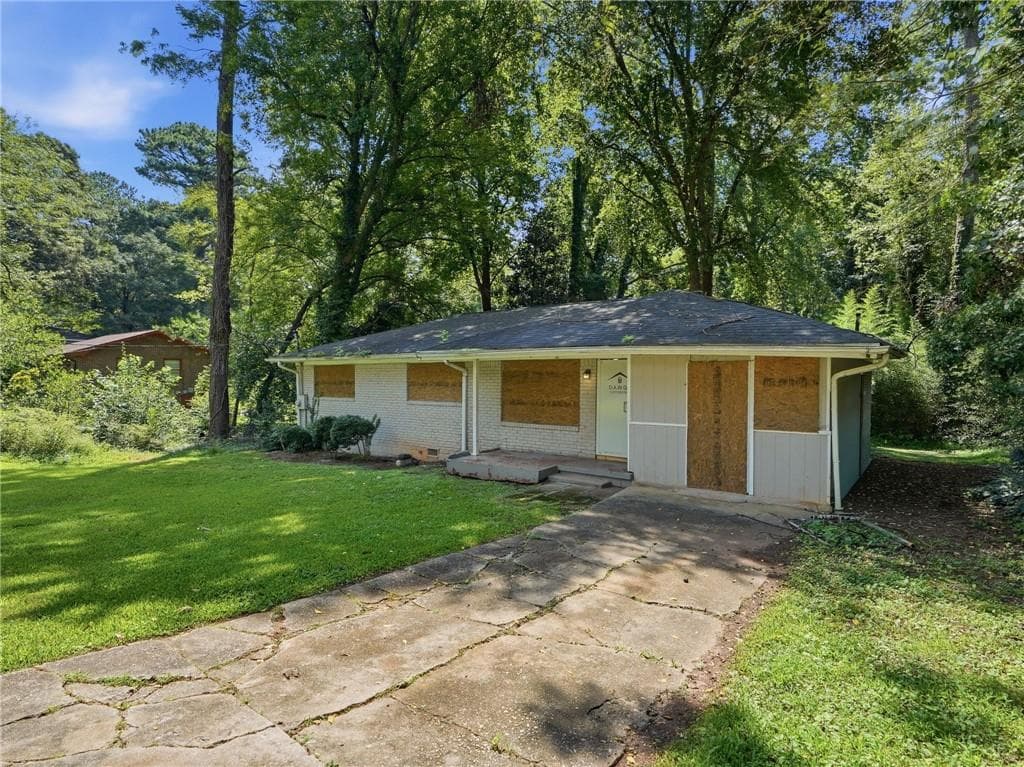 3 bedroom, 1 bathroom, 1,382 sq ft single family residence for sale at 4009 Kirksford Drive, Decatur, GA 30035