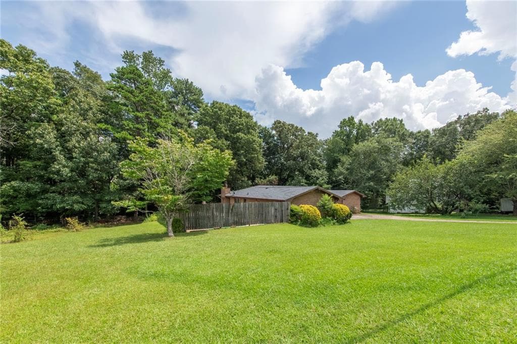 3 bedroom, 3 bathroom, 2,181 sq ft single family residence for sale at 4012 Kings Highway, Douglasville, GA 30135 — photo 2