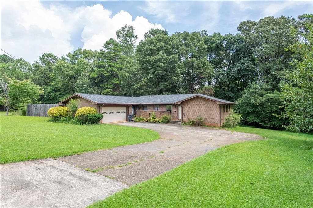 3 bedroom, 3 bathroom, 2,181 sq ft single family residence for sale at 4012 Kings Highway, Douglasville, GA 30135 — photo 3