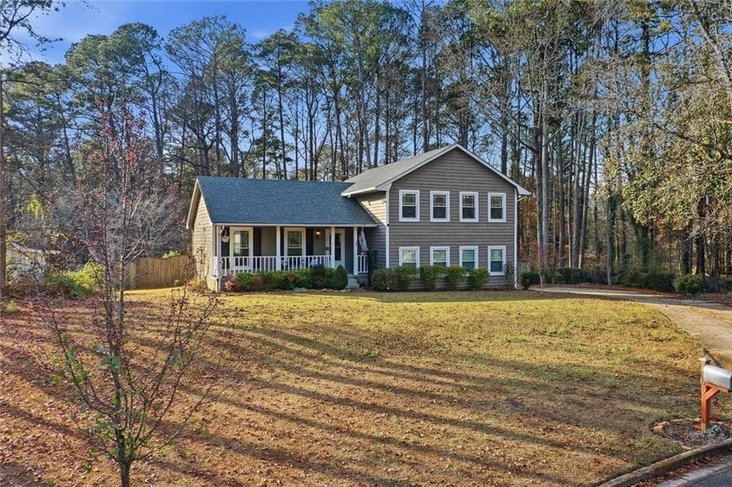 3 bedroom, 3 bathroom, 1,692 sq ft single family residence under contract at 4766 McKee Court, Mableton, GA 30126 — photo 2