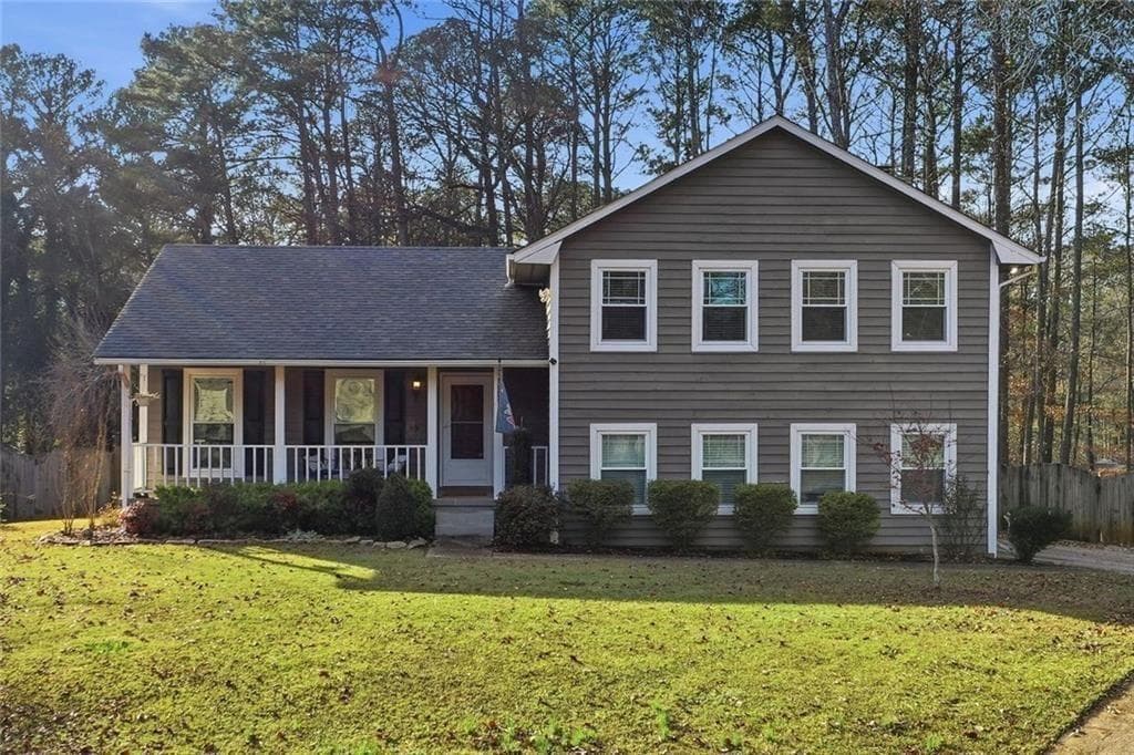 3 bedroom, 3 bathroom, 1,692 sq ft single family residence under contract at 4766 McKee Court, Mableton, GA 30126 — photo 3