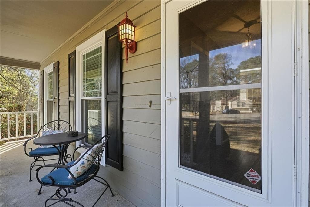 3 bedroom, 3 bathroom, 1,692 sq ft single family residence under contract at 4766 McKee Court, Mableton, GA 30126 — photo 4