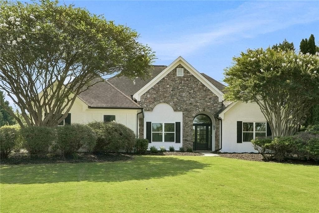 4 bedroom, 2 bathroom, 2,175 sq ft single family residence for sale at 1950 Harvest Way, Loganville, GA 30052 — photo 2