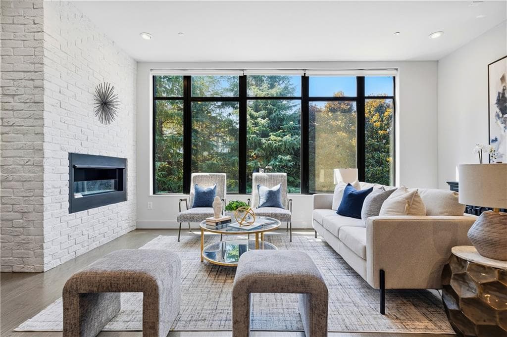 4 bedroom, 5 bathroom, 3,163 sq ft townhouse for sale at 914 Lenox Boulevard, Atlanta, GA 30324 — photo 7