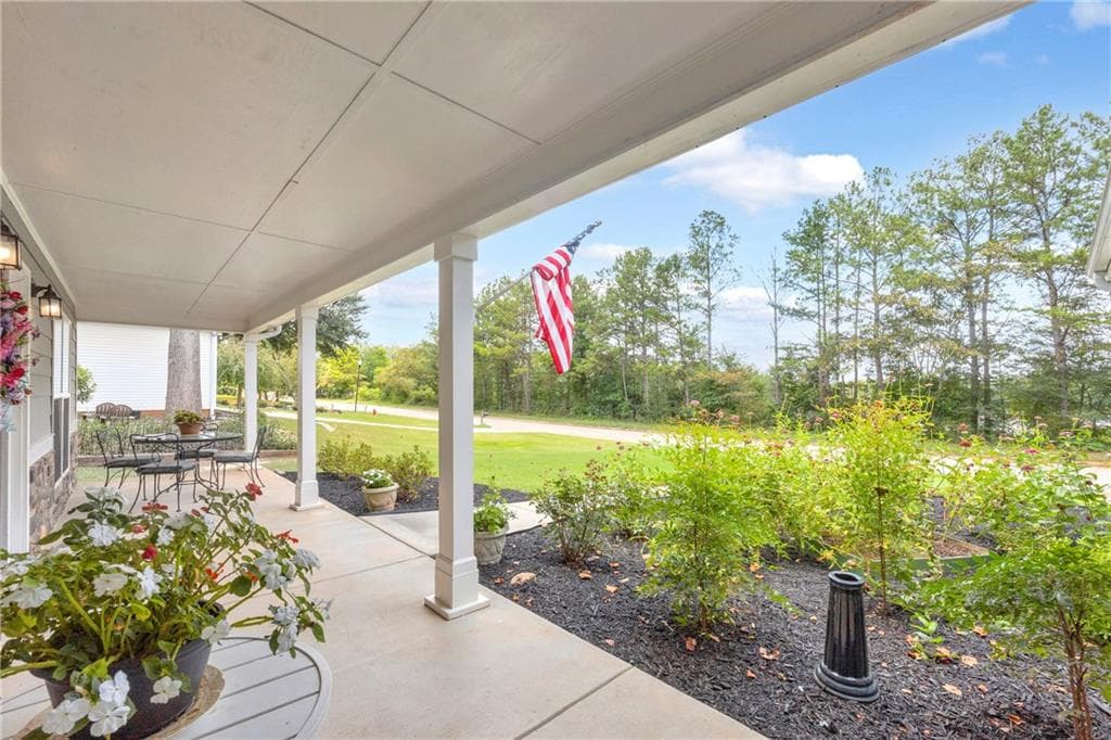 3 bedroom, 2 bathroom, 1,836 sq ft single family residence for sale at 388 Belmont Park Drive, Commerce, GA 30529 — photo 5