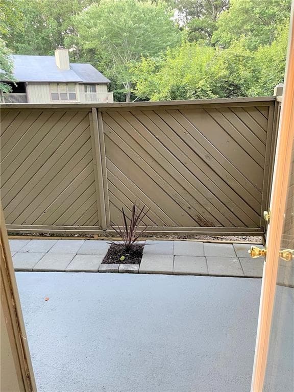 1 bedroom, 1 bathroom, 600 sq ft condominium for sale at 917 Dunbar Drive, Dunwoody, GA 30338 — photo 7