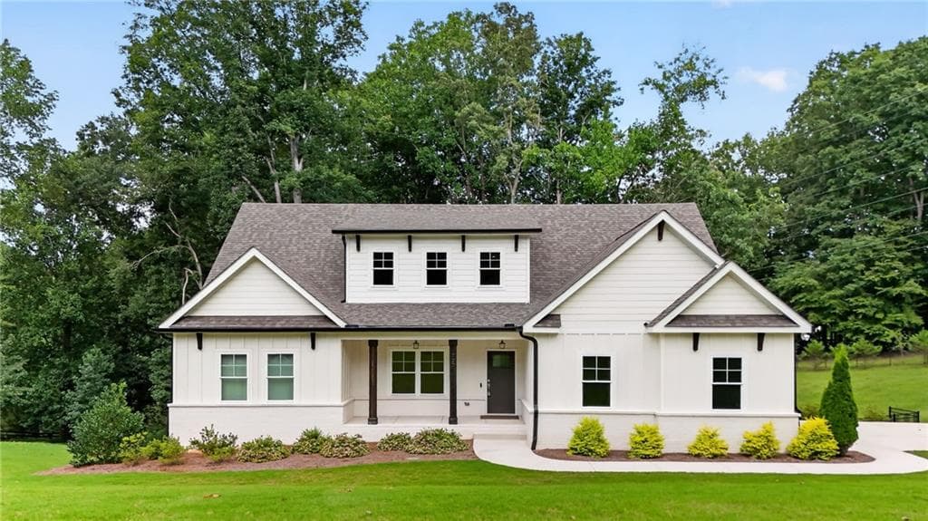 5 bedroom, 4 bathroom, 3,324 sq ft single family residence for rent at 727 Old Collins Road, Hoschton, GA 30548 for $4,500 a month