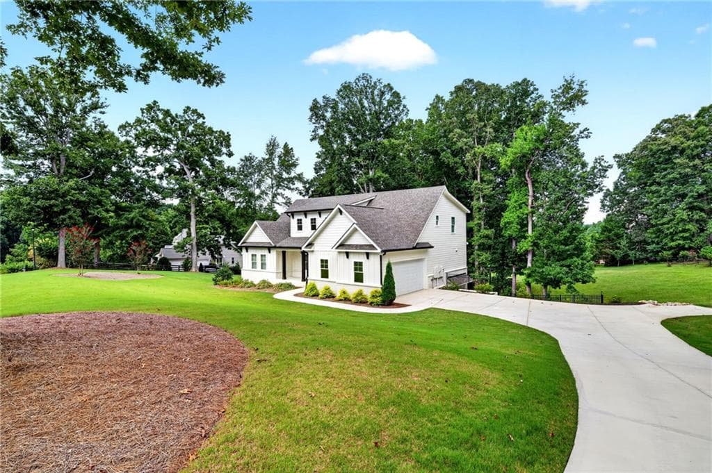 5 bedroom, 4 bathroom, 3,324 sq ft single family residence for rent at 727 Old Collins Road, Hoschton, GA 30548 for $4,500 a month — photo 5