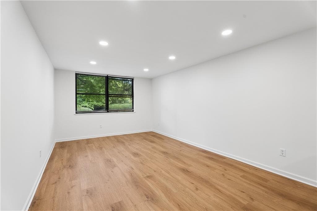 1 bedroom, 1 bathroom, 642 sq ft condominium for sale at 2965 Pharr Court South 118, Atlanta, GA 30305 — photo 10