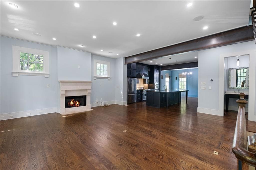 3 bedroom, 4 bathroom, 2,800 sq ft single family residence under contract at 890 Glenwood Park Drive, Atlanta, GA 30316 — photo 2