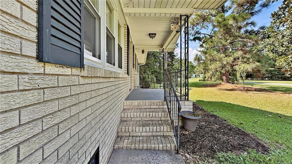 3 bedroom, 2 bathroom, 1,159 sq ft single family residence for sale at 552 Everett Springs Road, Calhoun, GA 30701 — photo 5