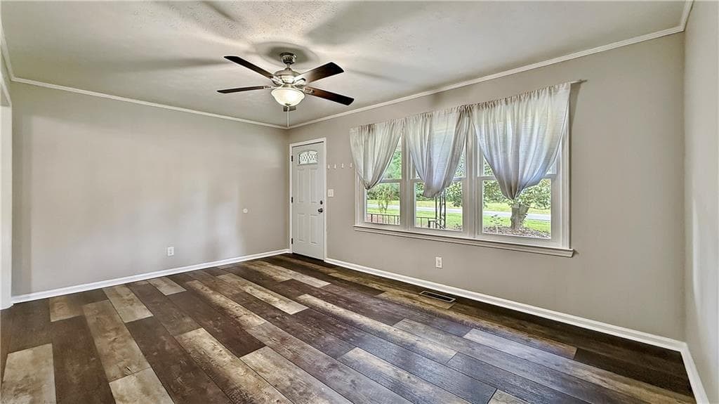 3 bedroom, 2 bathroom, 1,159 sq ft single family residence for sale at 552 Everett Springs Road, Calhoun, GA 30701 — photo 6