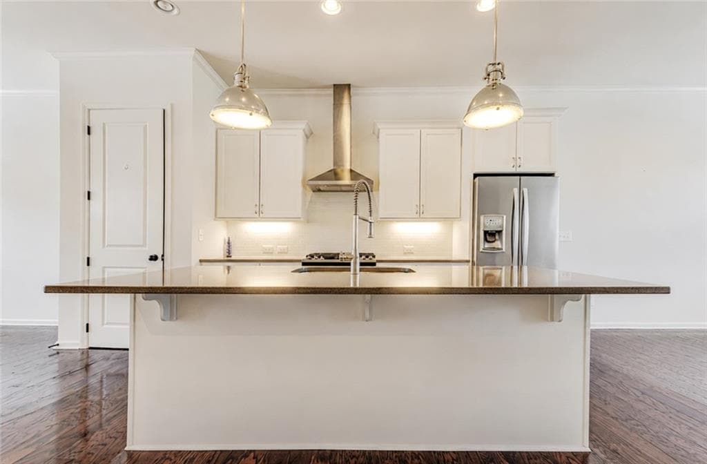 3 bedroom, 4 bathroom, 2,498 sq ft townhouse for rent at 16 Lochurst Lane, Roswell, GA 30076 for $3,600 a month — photo 3
