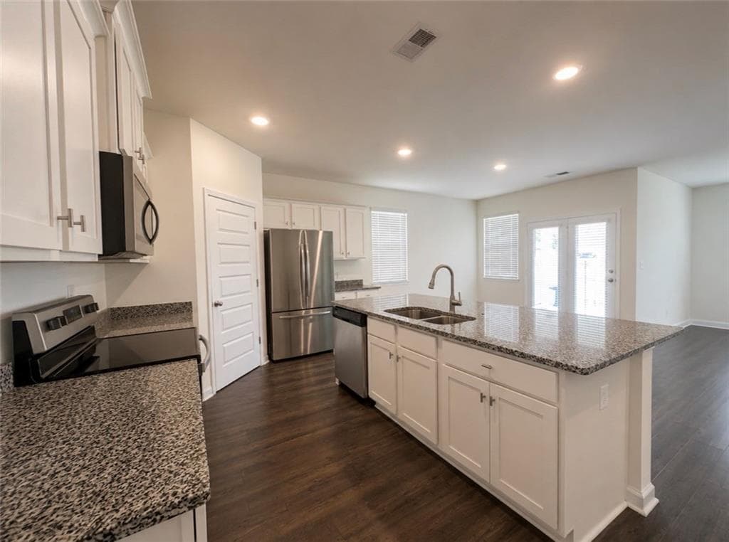 4 bedroom, 2 bathroom, 1,880 sq ft single family residence for rent at 236 Sullivan Street, Hampton, GA 30228 for $2,300 a month — photo 6