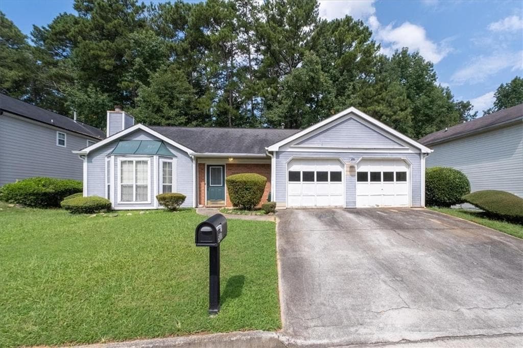 3 bedroom, 2 bathroom, 1,628 sq ft single family residence for sale at 511 Barclay Court, Stone Mountain, GA 30083 — photo 2