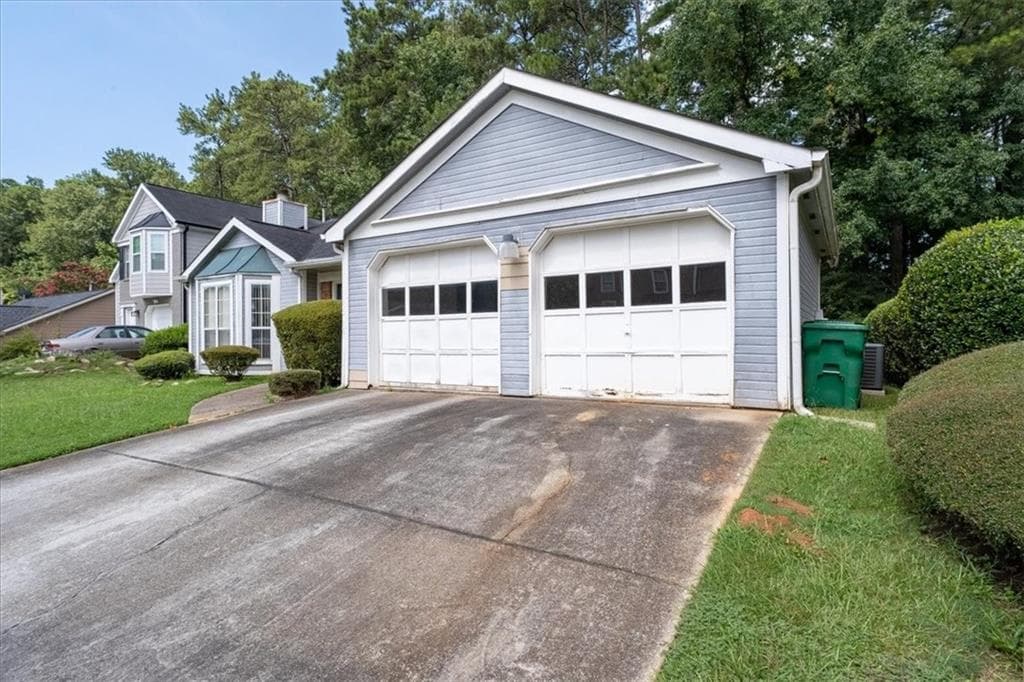 3 bedroom, 2 bathroom, 1,628 sq ft single family residence for sale at 511 Barclay Court, Stone Mountain, GA 30083 — photo 3