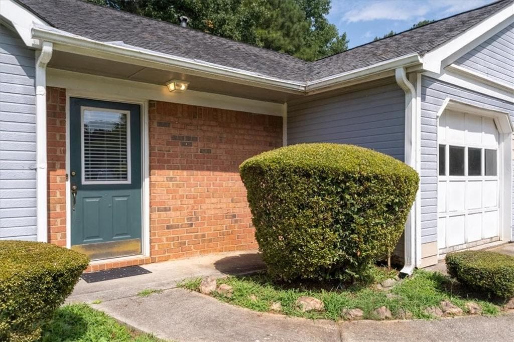 3 bedroom, 2 bathroom, 1,628 sq ft single family residence for sale at 511 Barclay Court, Stone Mountain, GA 30083 — photo 5