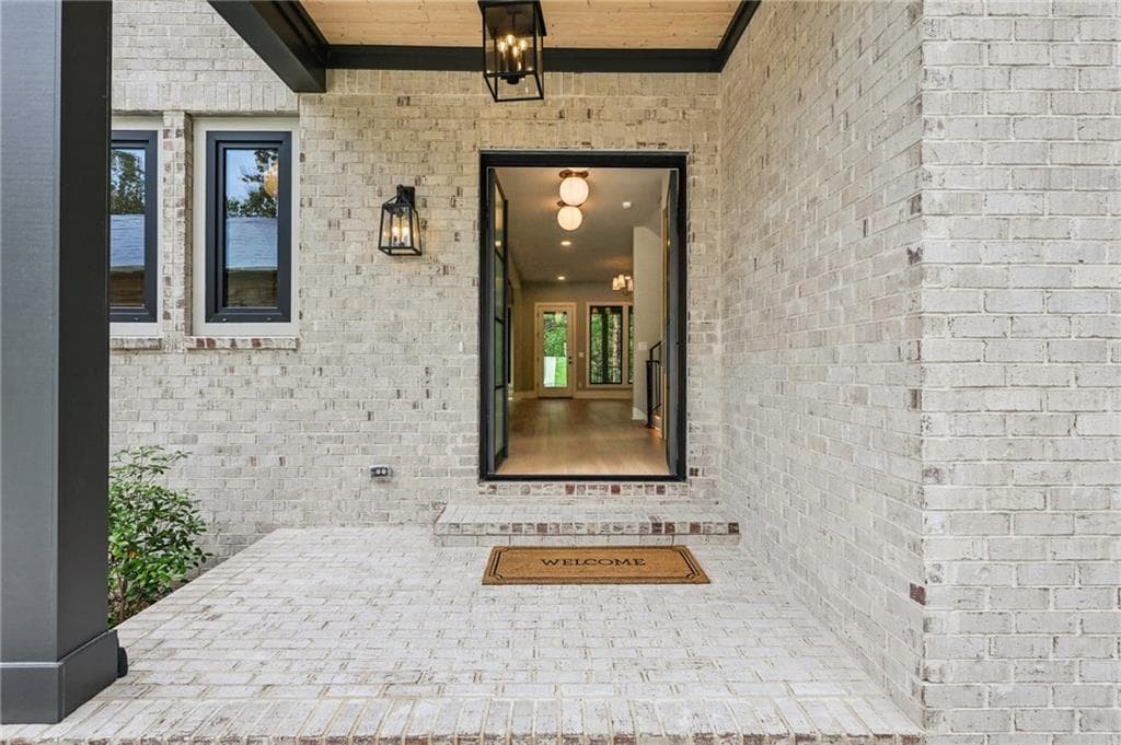 4 bedroom, 5 bathroom, 4,100 sq ft single family residence for sale at 4045 Merritt Drive, Cumming, GA 30041 — photo 5