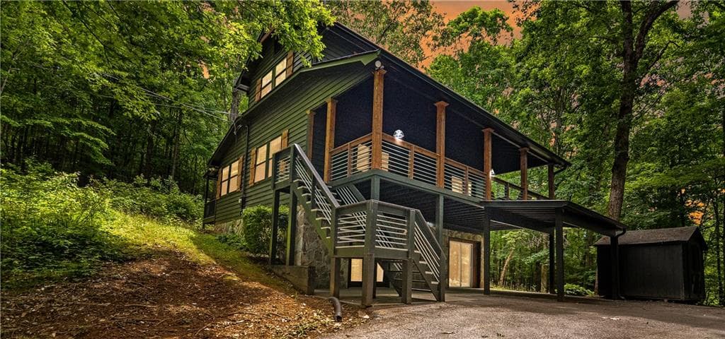 4 bedroom, 3 bathroom, 2,080 sq ft single family residence for sale at 136 Fox Run Drive, Blue Ridge, GA 30513 — photo 1 of 50