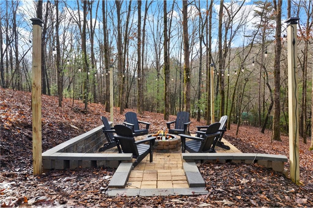 4 bedroom, 3 bathroom, 2,080 sq ft single family residence for sale at 136 Fox Run Drive, Blue Ridge, GA 30513 — photo 3