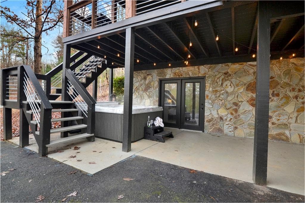 4 bedroom, 3 bathroom, 2,080 sq ft single family residence for sale at 136 Fox Run Drive, Blue Ridge, GA 30513 — photo 5