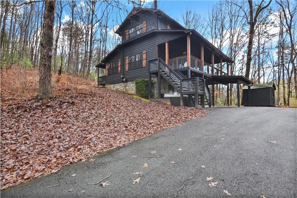 4 bedroom, 3 bathroom, 2,080 sq ft single family residence for sale at 136 Fox Run Drive, Blue Ridge, GA 30513 — photo 6